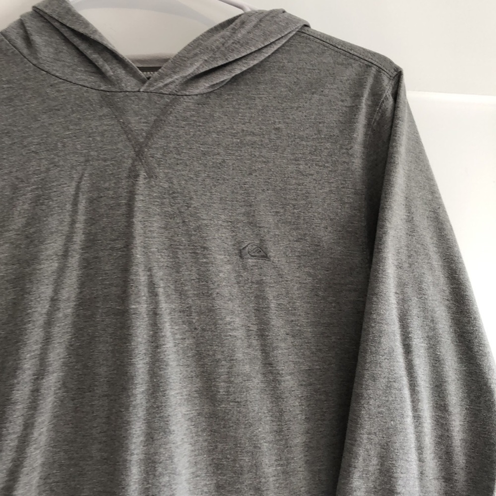 Quiksilver boys XL size 20 gray long sleeve t shirt light weight hoodie